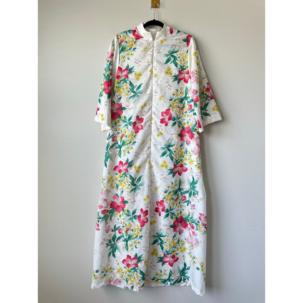 Vintage 1970s Evelyn Pearson Floral Hostess Dress Pink Lily Print Maxi Size L